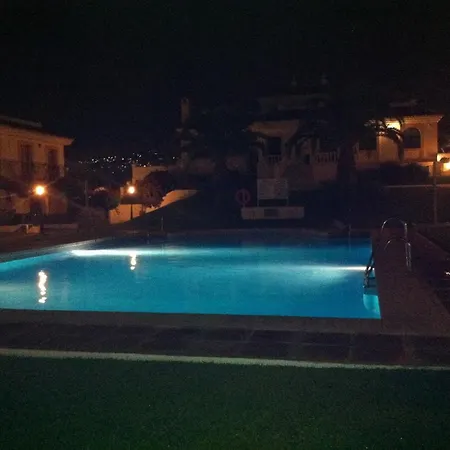 Adosado En Residencial *